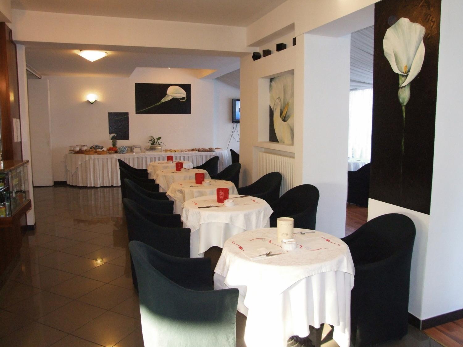 Hotel Mediterraneo Pesaro Exteriör bild