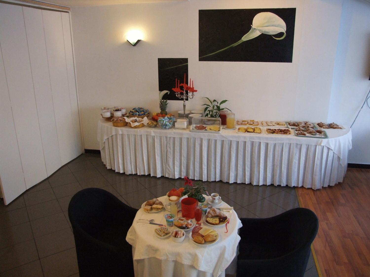 Hotel Mediterraneo Pesaro Exteriör bild