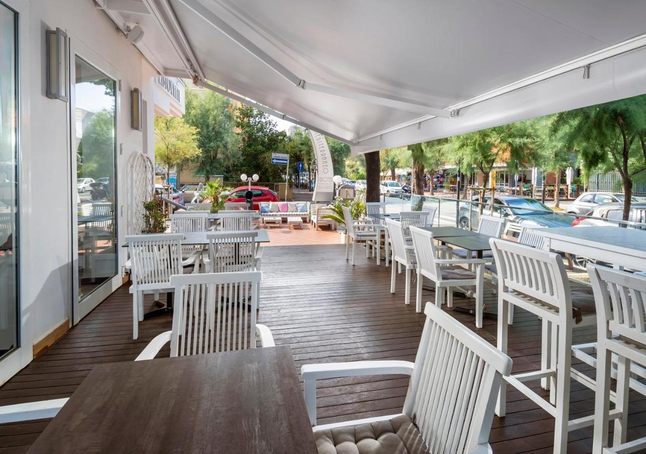 Hotel Mediterraneo Pesaro Exteriör bild