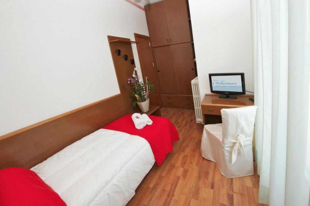 Hotel Mediterraneo Pesaro Rum bild